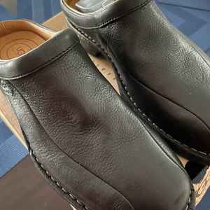 NIB Men’s Ugg Olson Shoe-Black